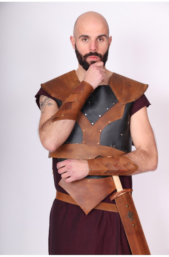 Brazaletes medievales cuero escamas...