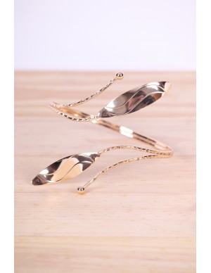 Brazalete dorado de hojas