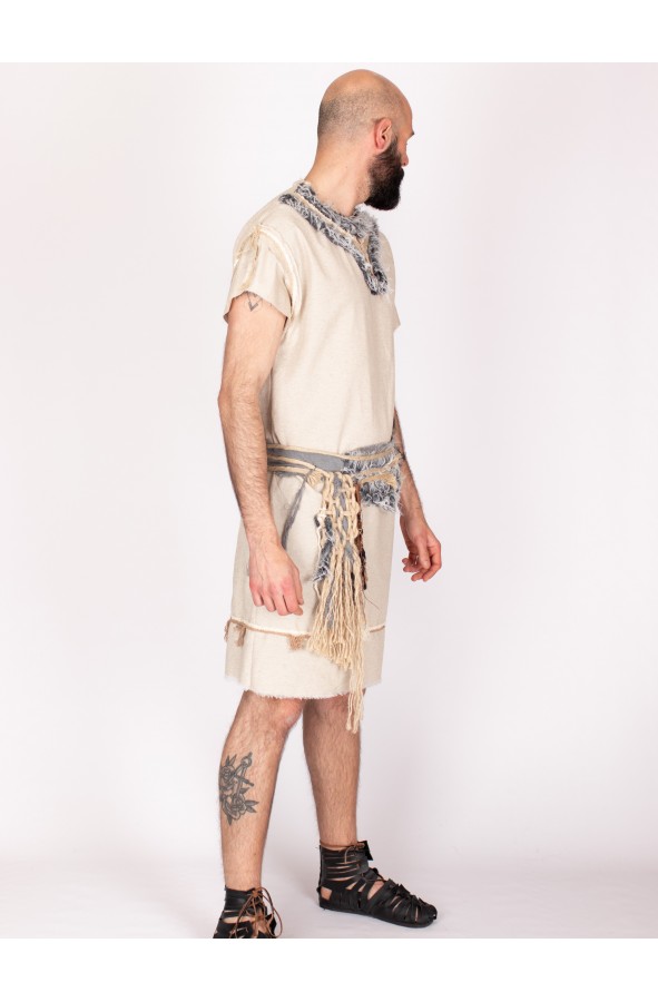 Traje celta corto con tejido de pelo...