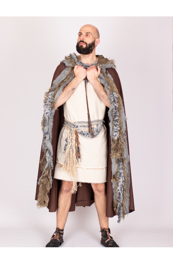 Traje celta corto con tejido de pelo...