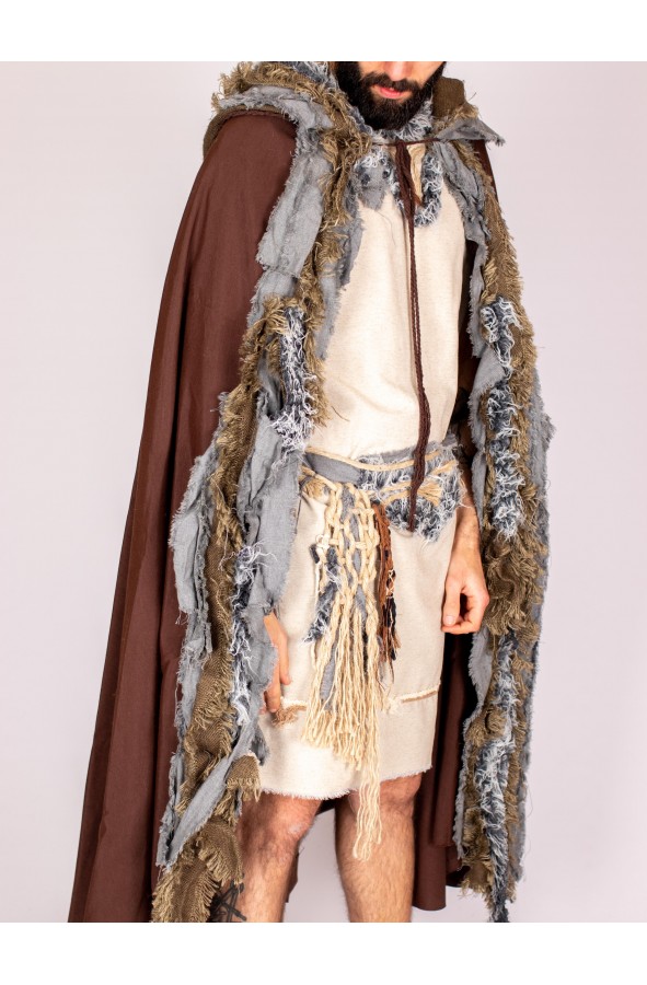 Traje celta corto con tejido de pelo...