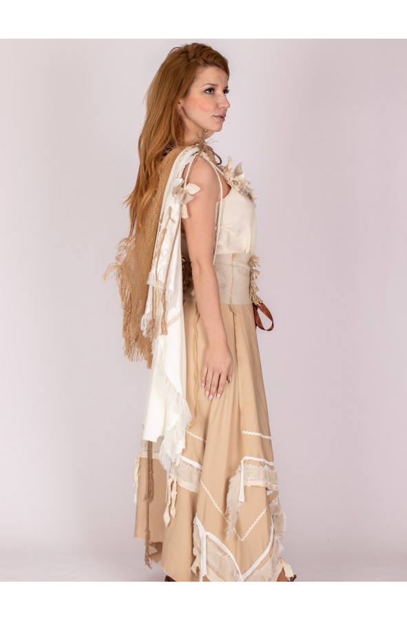 Capa medieval blanca con flecos y...