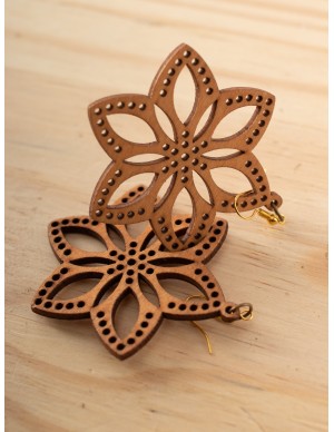 Medieval wooden flower...