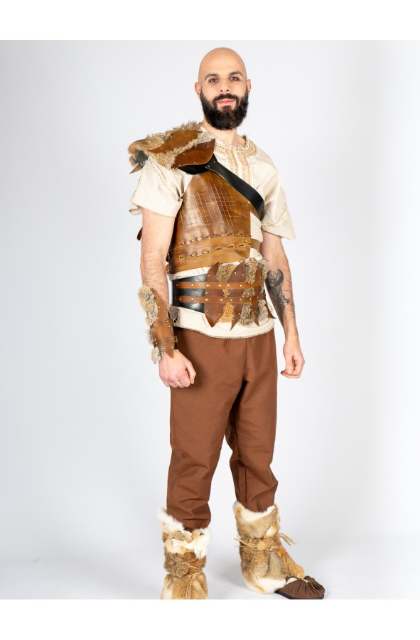 Leather Shoulder Guard with Real Fur...