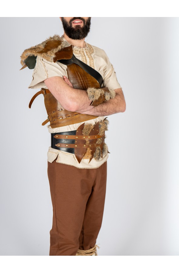 Leather Shoulder Guard with Real Fur...