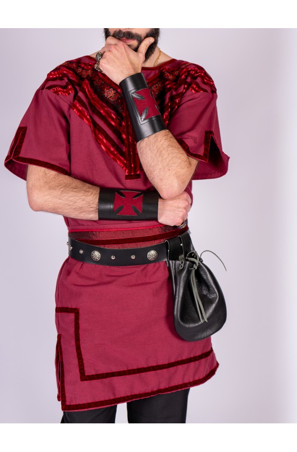 Túnica medieval de noble con terciopelo