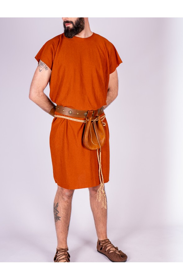 Túnica romana en color teja con...