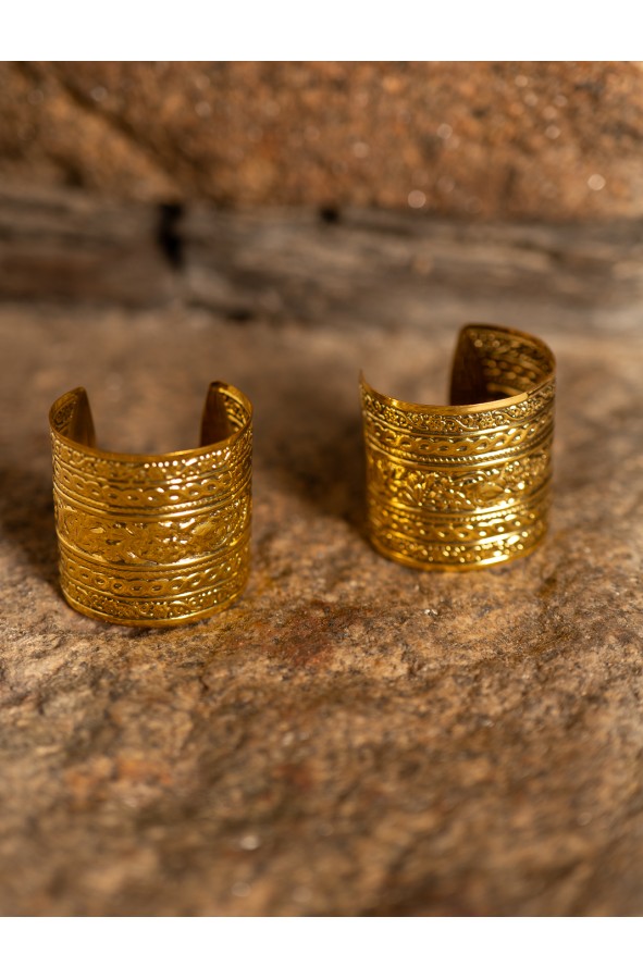 Pair of Roman Gold Engraved Bracelets
