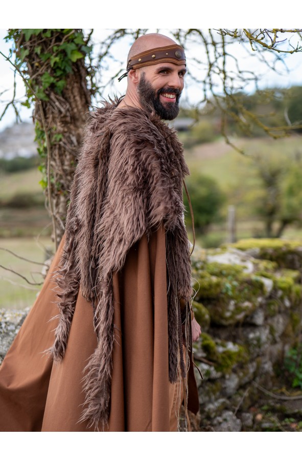 Celtic cloak with vegan fur