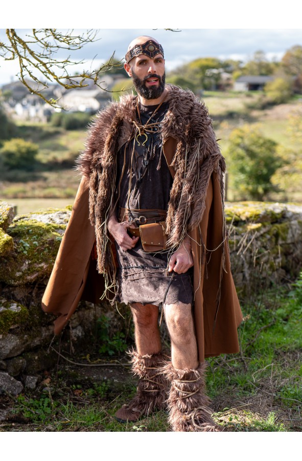 Capa Celta con tejido vegano de pelo