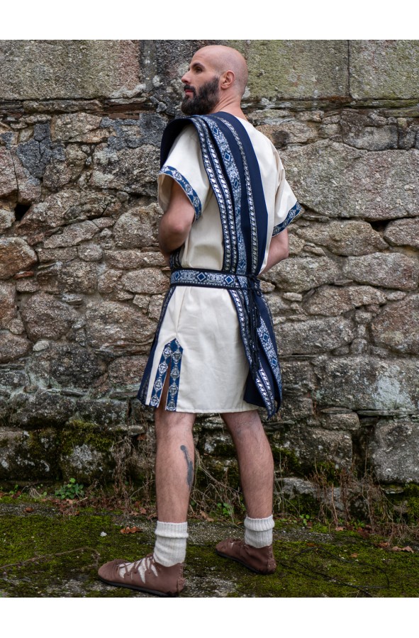 Roman set with blue and white tunic...