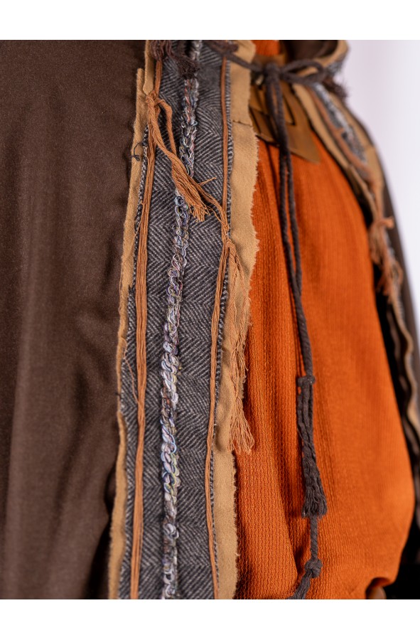 Capa celta y vikinga marrón con capucha