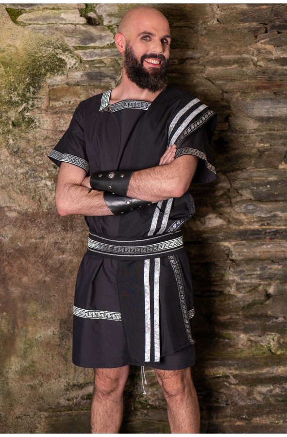 Conjunto romano con toga en negro y...